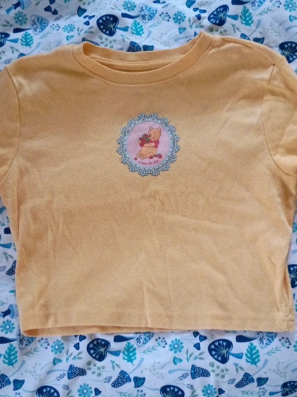 Disney Winnie the Pooh Strawberry Basket Yellow Crop Graphic Baby Tee Medium
